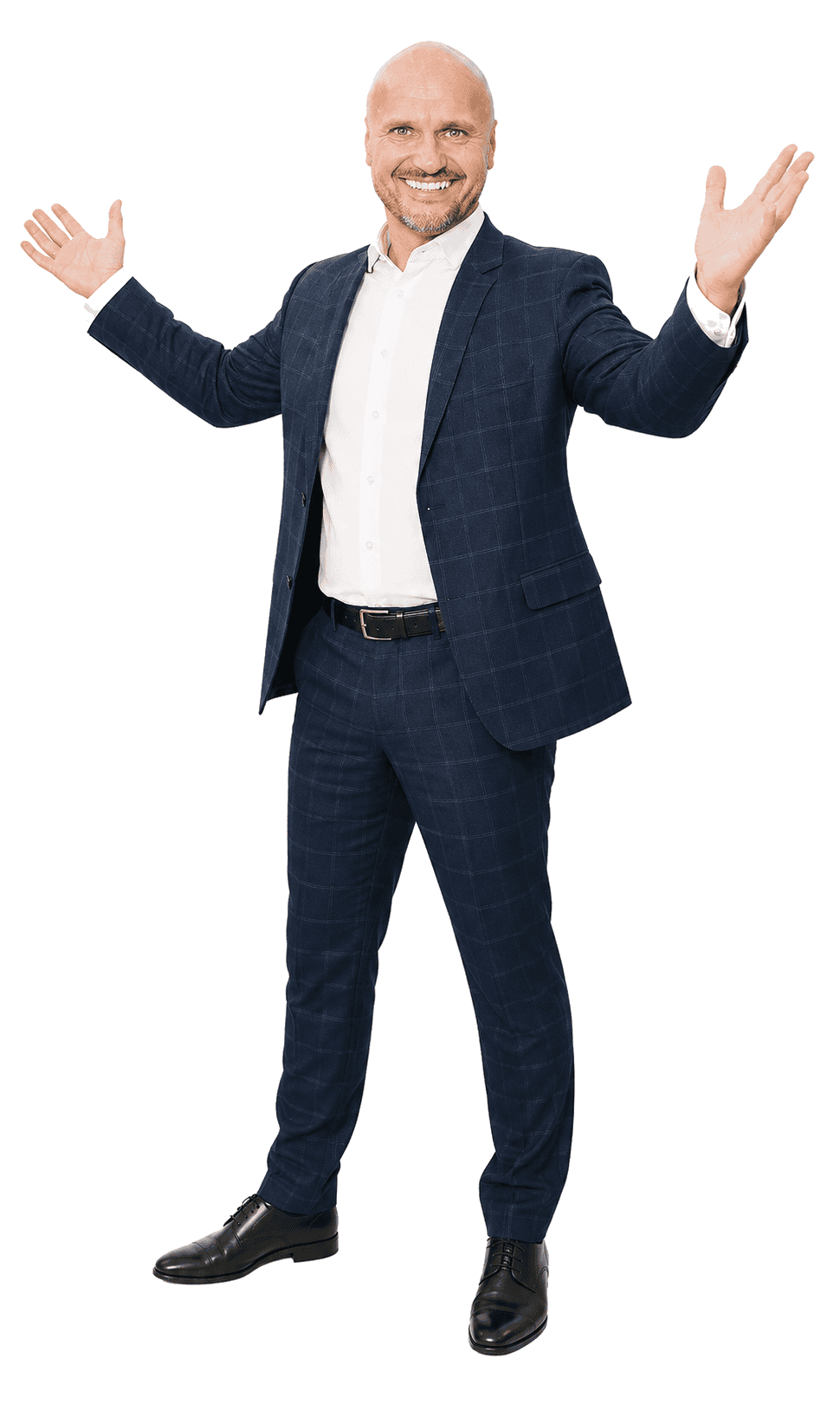 Usmiaty Andy Winson v energickej oslavnej póze
